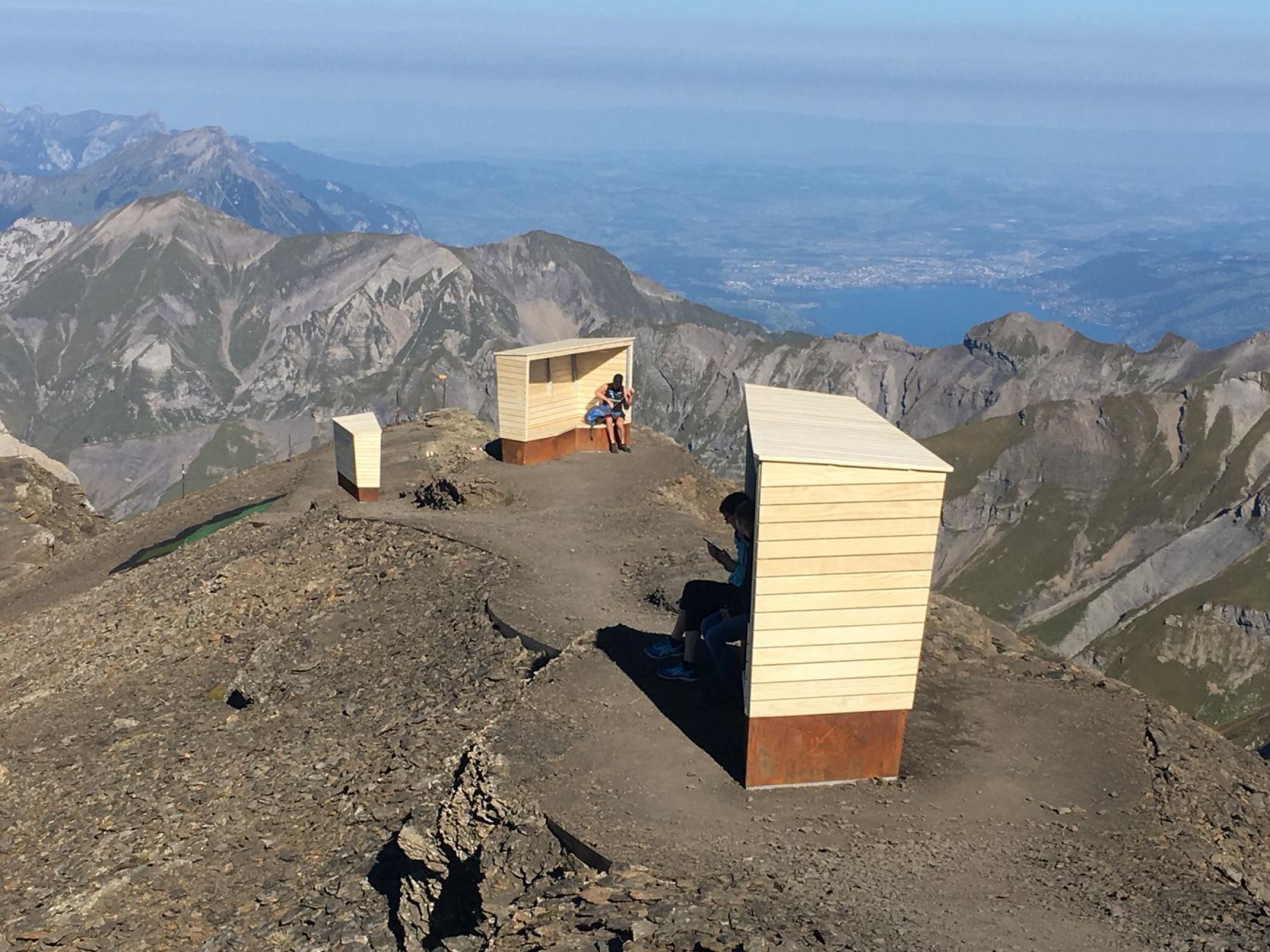 schilthorn-loung-bench