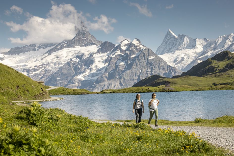 Bachalpsee lake interlaken hike