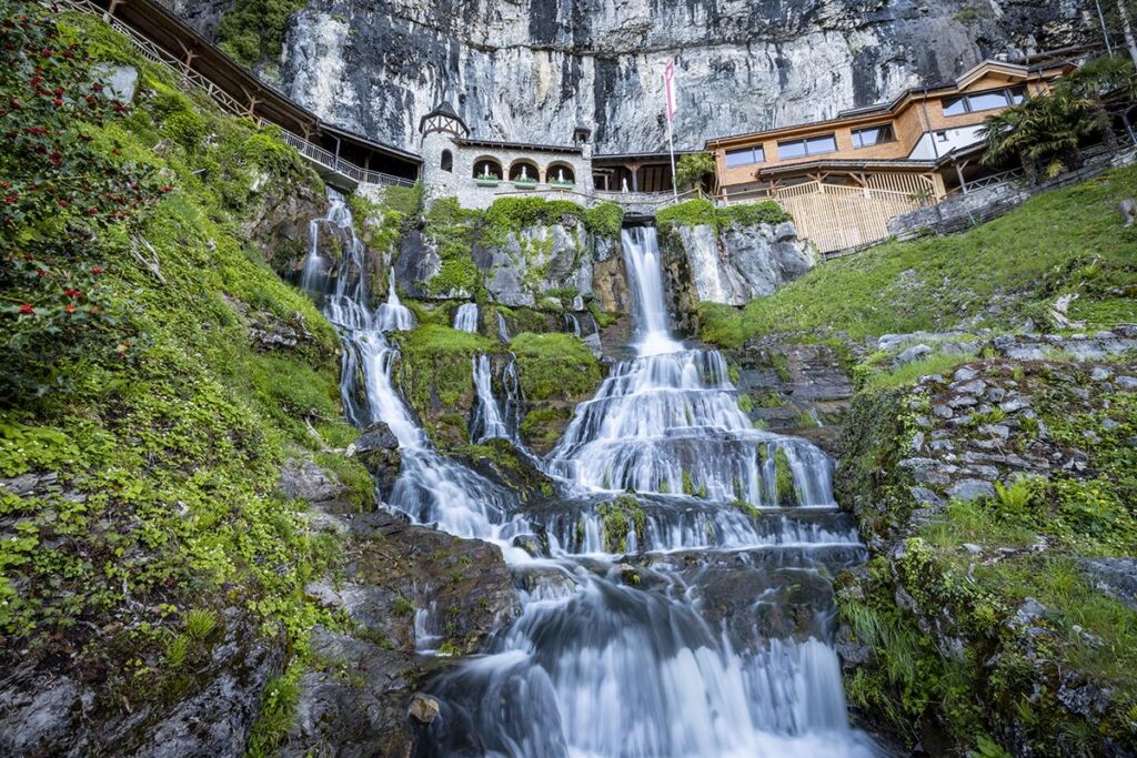 St Beatus Höhlen caves interlaken balmers