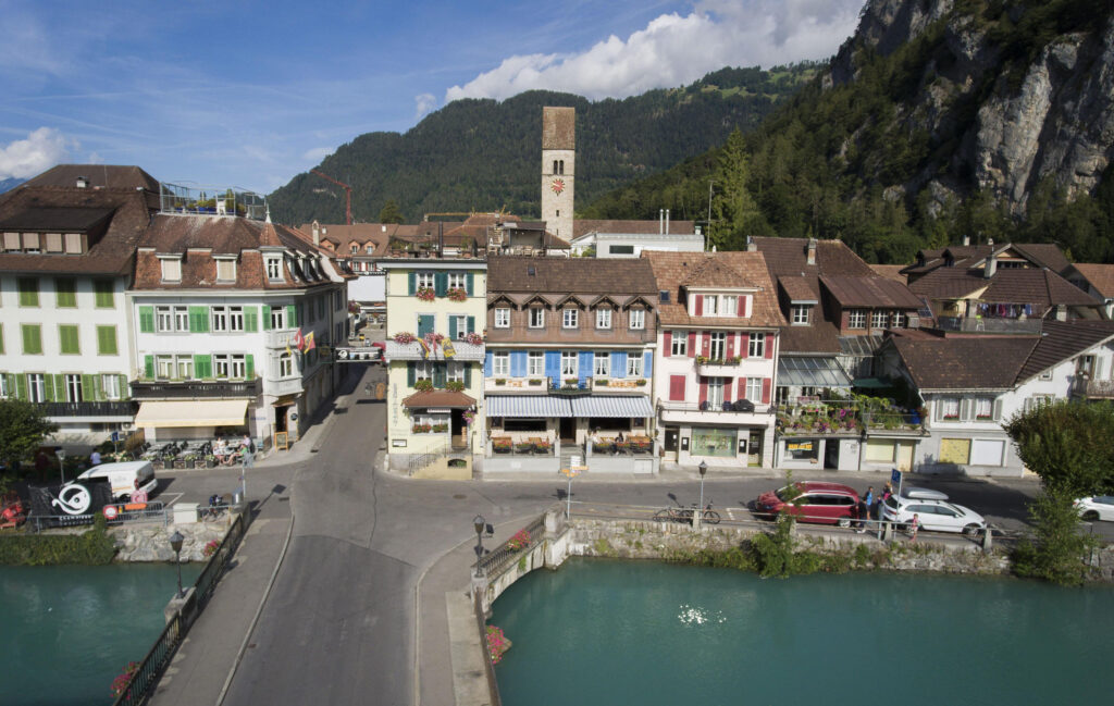 Aarburg cafe breakfast interlaken